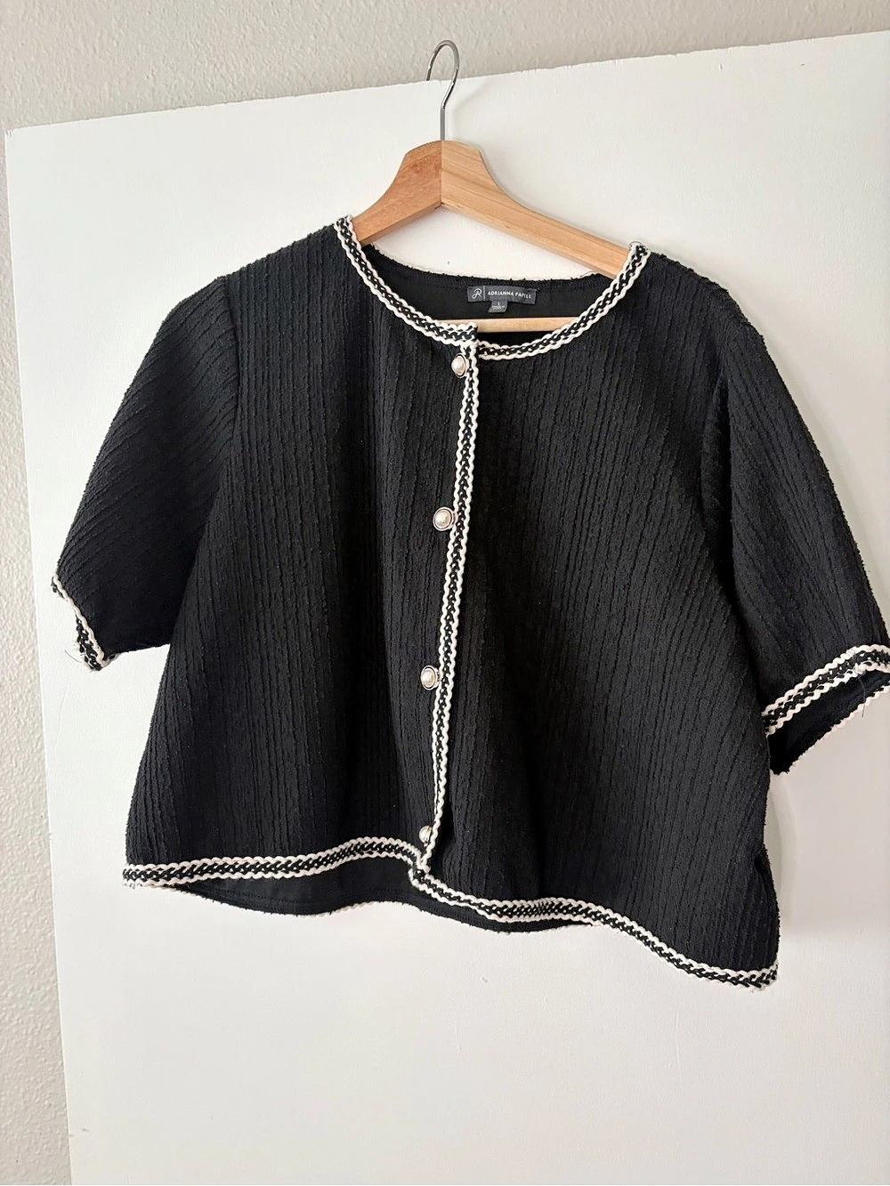 Adrianna Papell Black & White Trim top